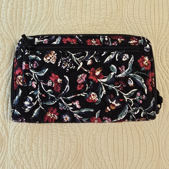 NWT Vera Bradley RFID Deluxe Travel Wallet, Perennials Noir - Picture 2 of 3